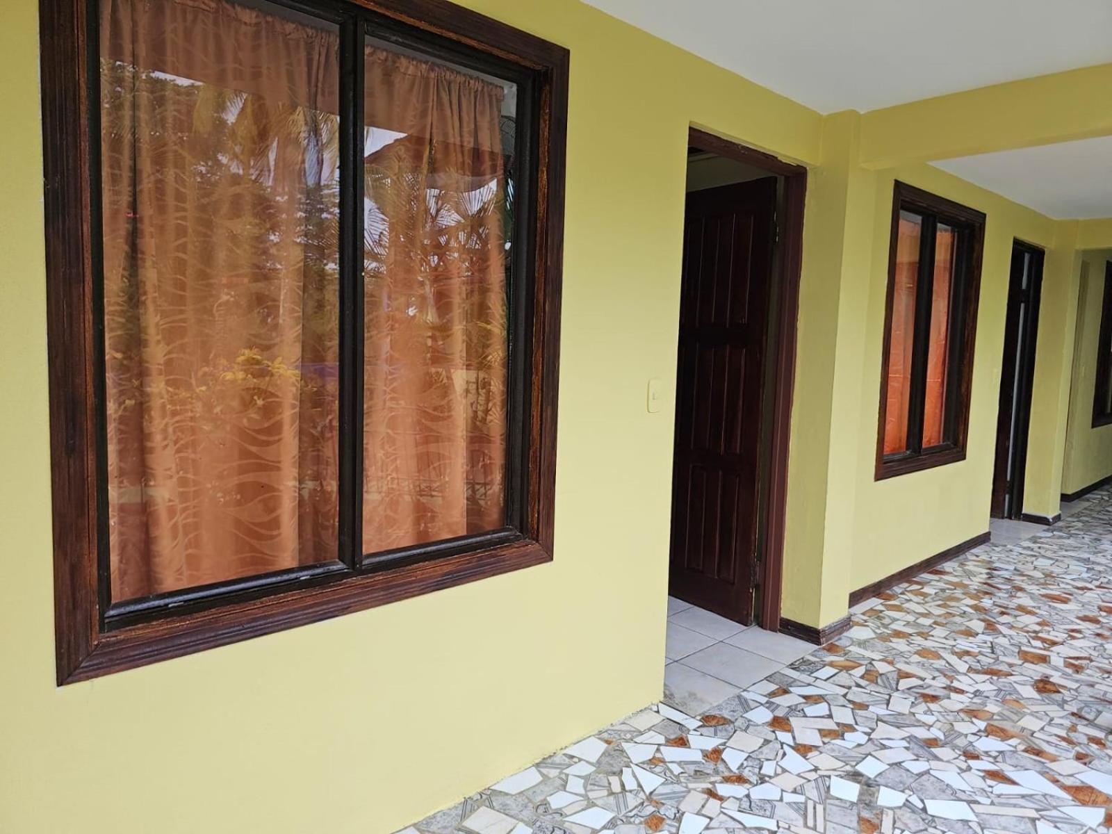 Cabinas Miss Miriam 2 Tortuguero Ngoại thất bức ảnh